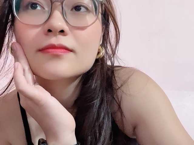 Selena295 live cam on BongaCams
