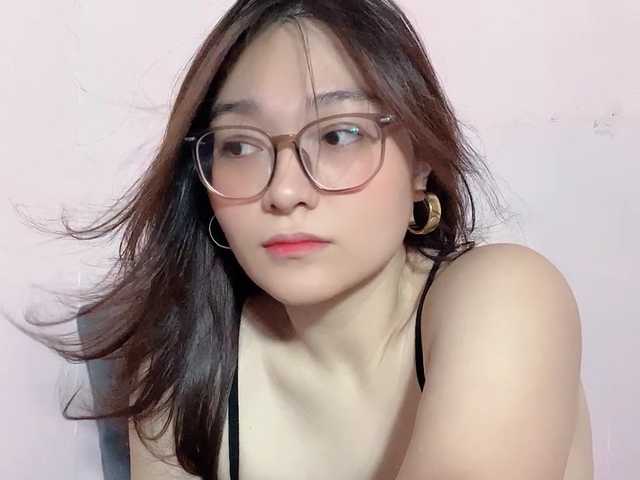 Selena295 live cam on BongaCams