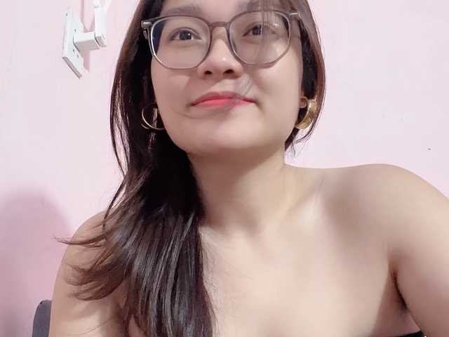 Selena295 live cam on BongaCams