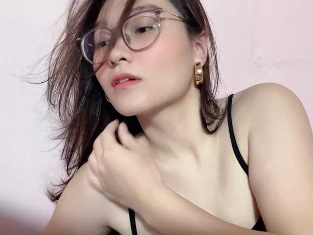 Selena295 live cam on BongaCams