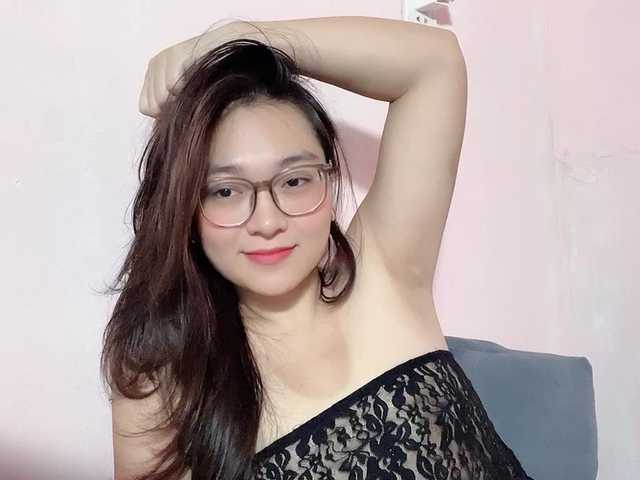 Selena295 live cam on BongaCams