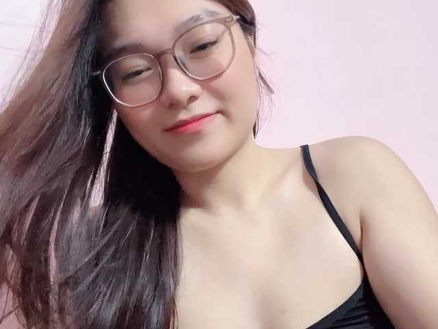 Selena295 live cam on BongaCams