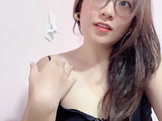 Selena295 live cam on BongaCams