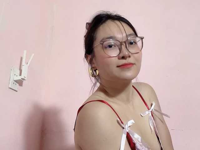 Selena295 live cam on BongaCams