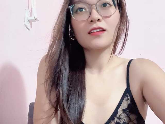 Selena295 live cam on BongaCams