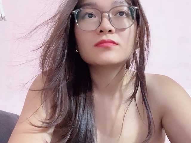 Selena295 live cam on BongaCams