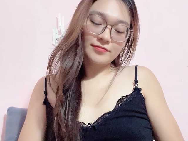 Selena295 live cam on BongaCams