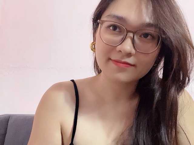 Selena295 live cam on BongaCams