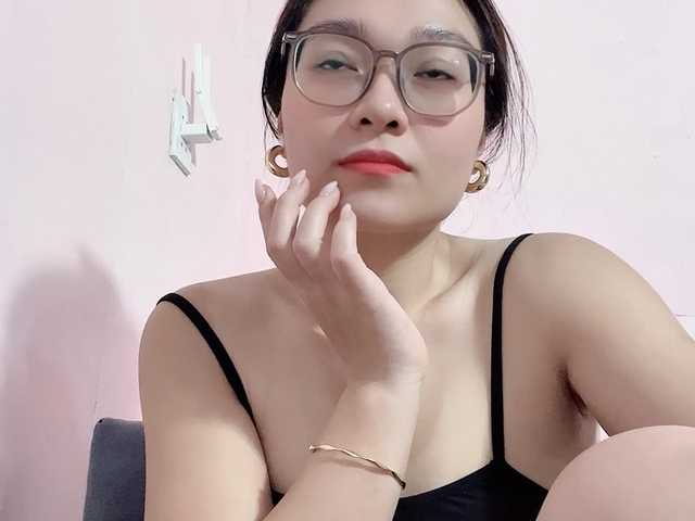 Selena295 live cam on BongaCams
