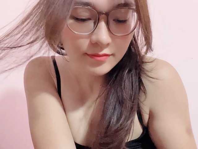 Selena295 live cam on BongaCams