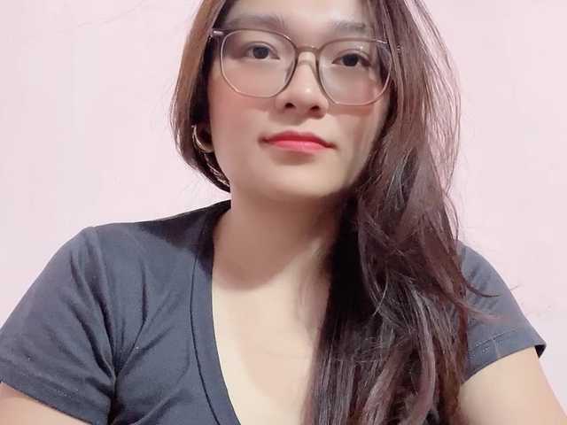 Selena295 live cam on BongaCams