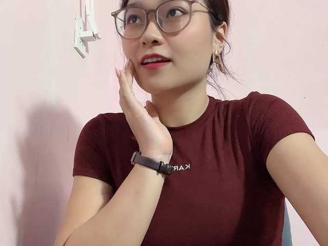 Selena295 live cam on BongaCams