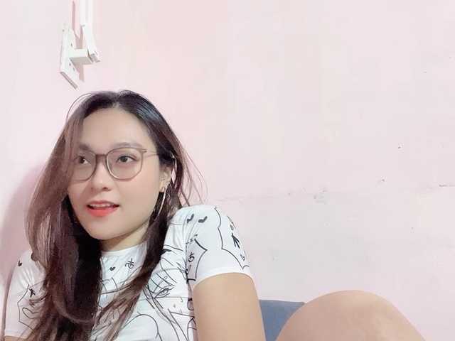 Selena295 live cam on BongaCams