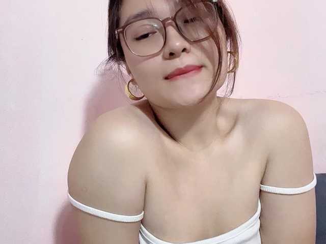Selena295 live cam on BongaCams