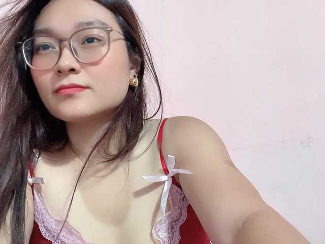 Selena295 live cam on BongaCams