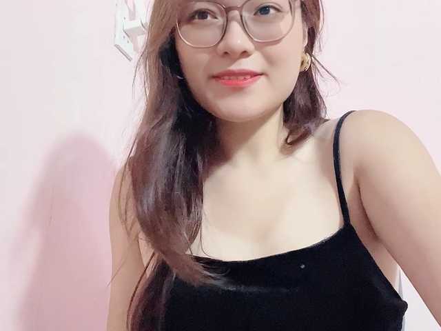 Selena295 live cam on BongaCams
