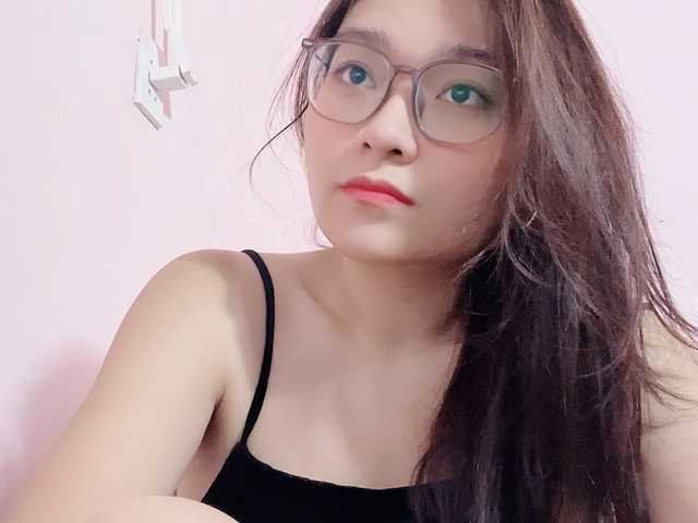 Selena295 live cam on BongaCams