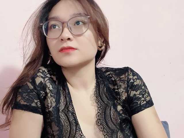 Selena295 live cam on BongaCams