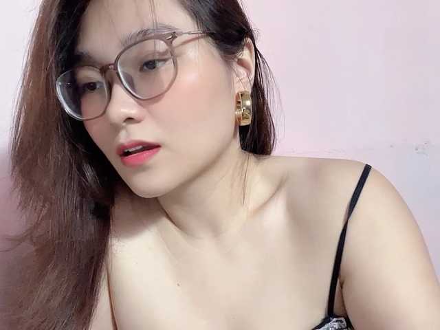 Selena295 live cam on BongaCams
