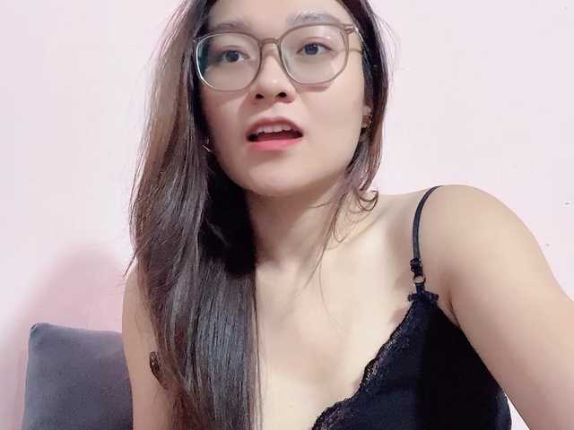 Selena295 live cam on BongaCams