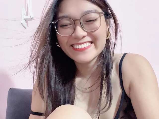 Selena295 live cam on BongaCams