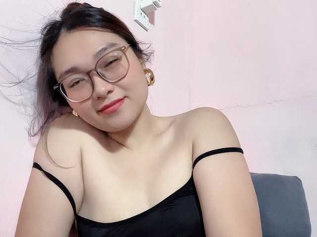 Selena295 live cam on BongaCams