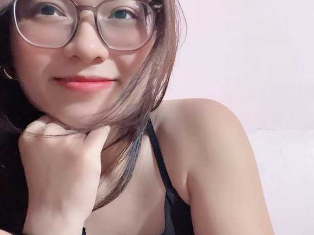 Selena295 live cam on BongaCams