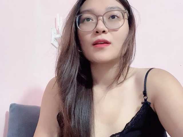 Selena295 live cam on BongaCams