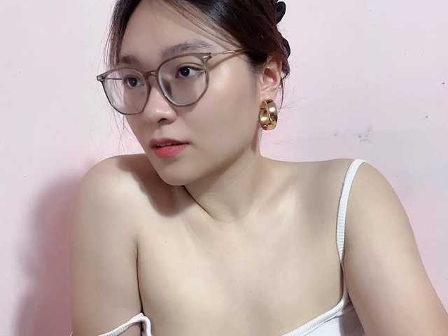 Selena295 live cam on BongaCams