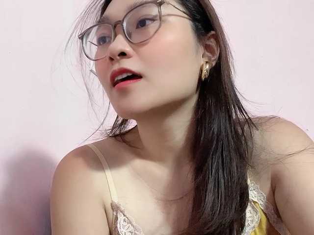 Selena295 live cam on BongaCams