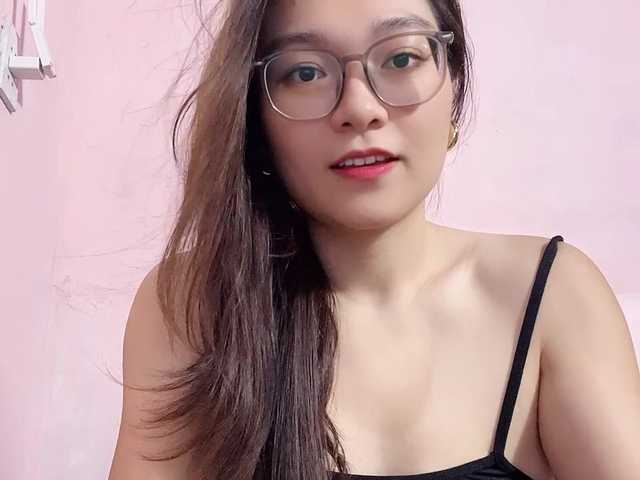 Selena295 live cam on BongaCams