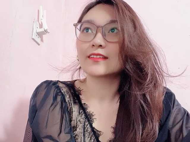 Selena295 live cam on BongaCams