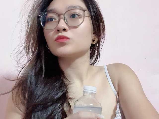 Selena295 live cam on BongaCams