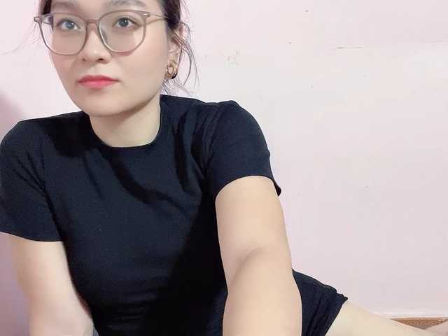 Selena295 live cam on BongaCams