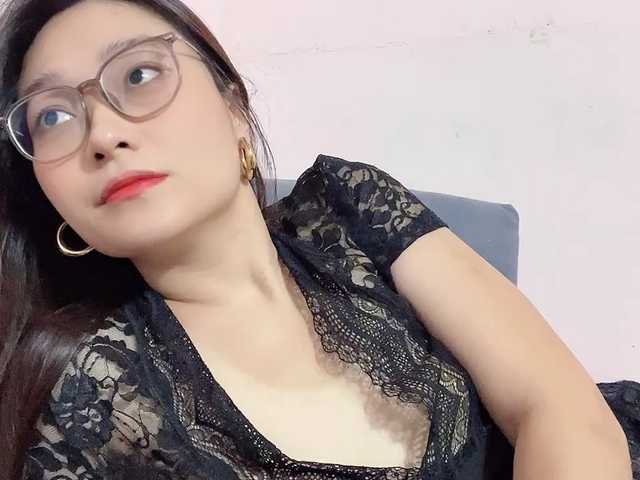 Selena295 live cam on BongaCams