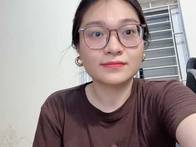 Selena295 live cam on BongaCams