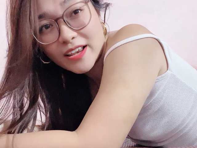 Selena295 live cam on BongaCams
