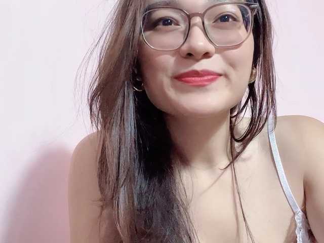 Selena295 live cam on BongaCams