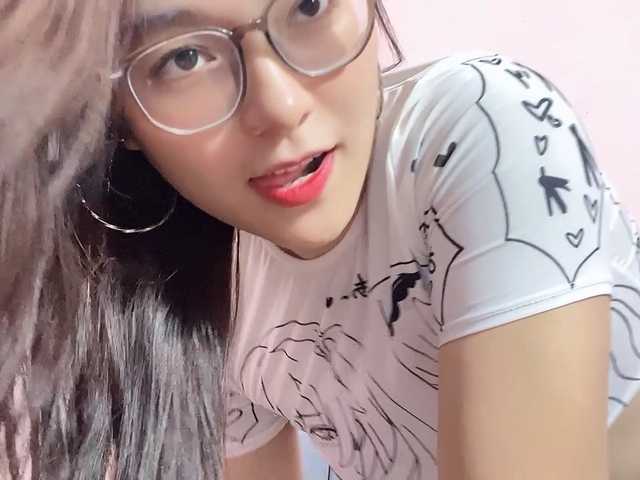 Selena295 live cam on BongaCams