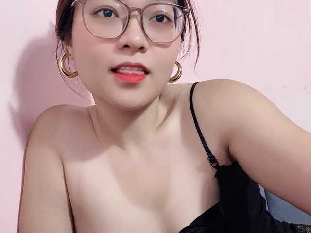 Selena295 live cam on BongaCams