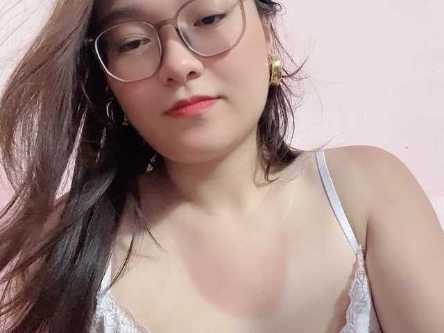 Selena295 live cam on BongaCams