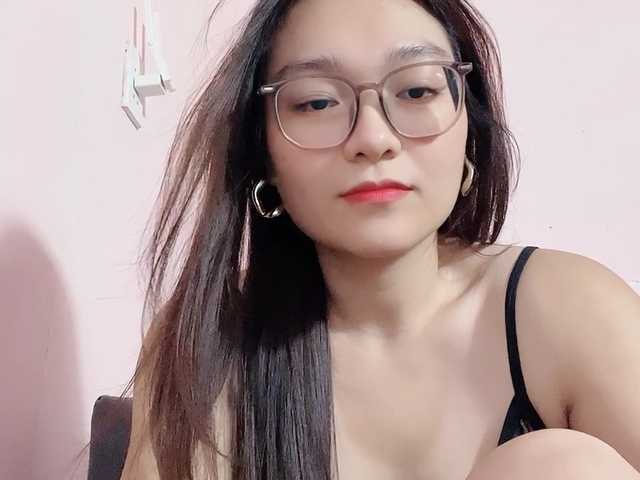 Selena295 live cam on BongaCams