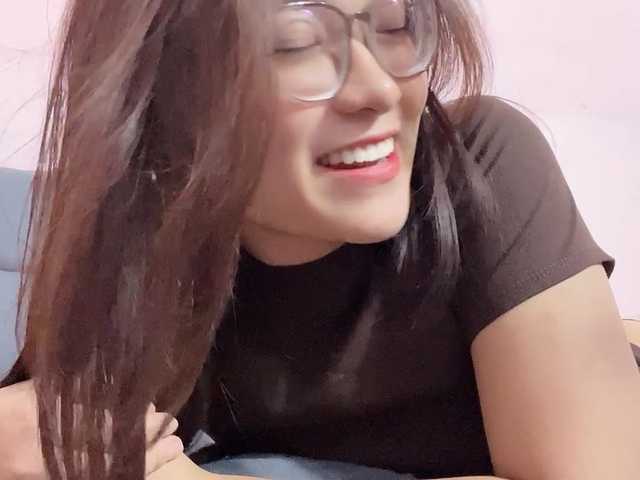 Selena295 live cam on BongaCams