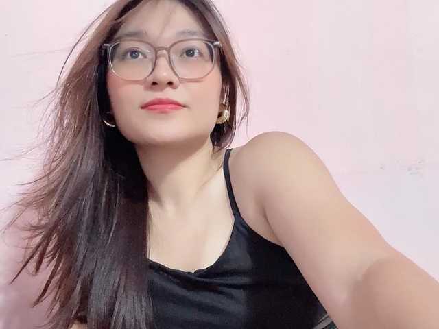 Selena295 live cam on BongaCams