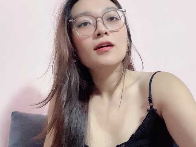 Selena295 live cam on BongaCams