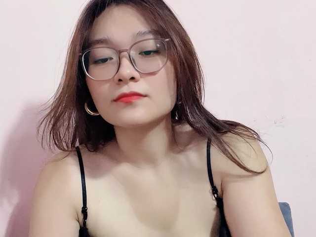 Selena295 live cam on BongaCams