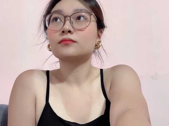 Selena295 live cam on BongaCams