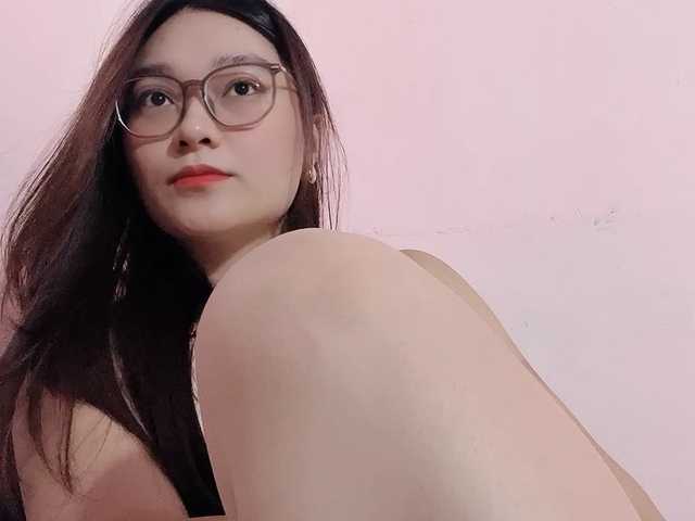 Selena295 live cam on BongaCams