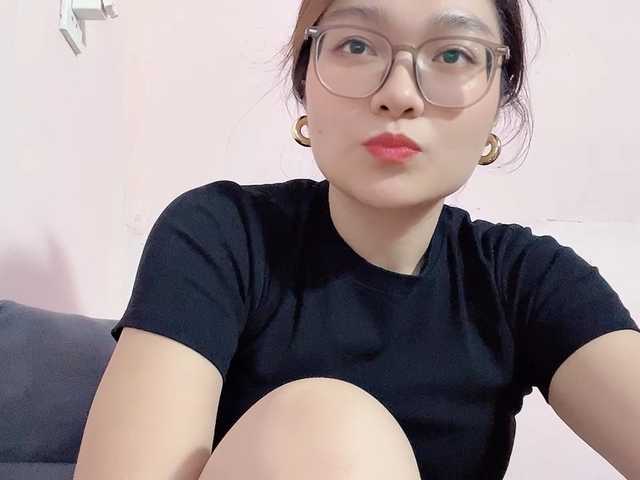 Selena295 live cam on BongaCams