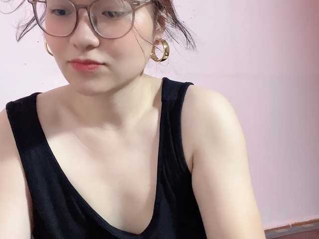 Selena295 live cam on BongaCams